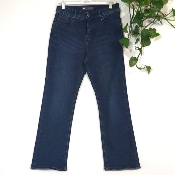 ~SOLD~Levi's 512 Perfectly Slimming Straight Jeans - Picture 2 of 6